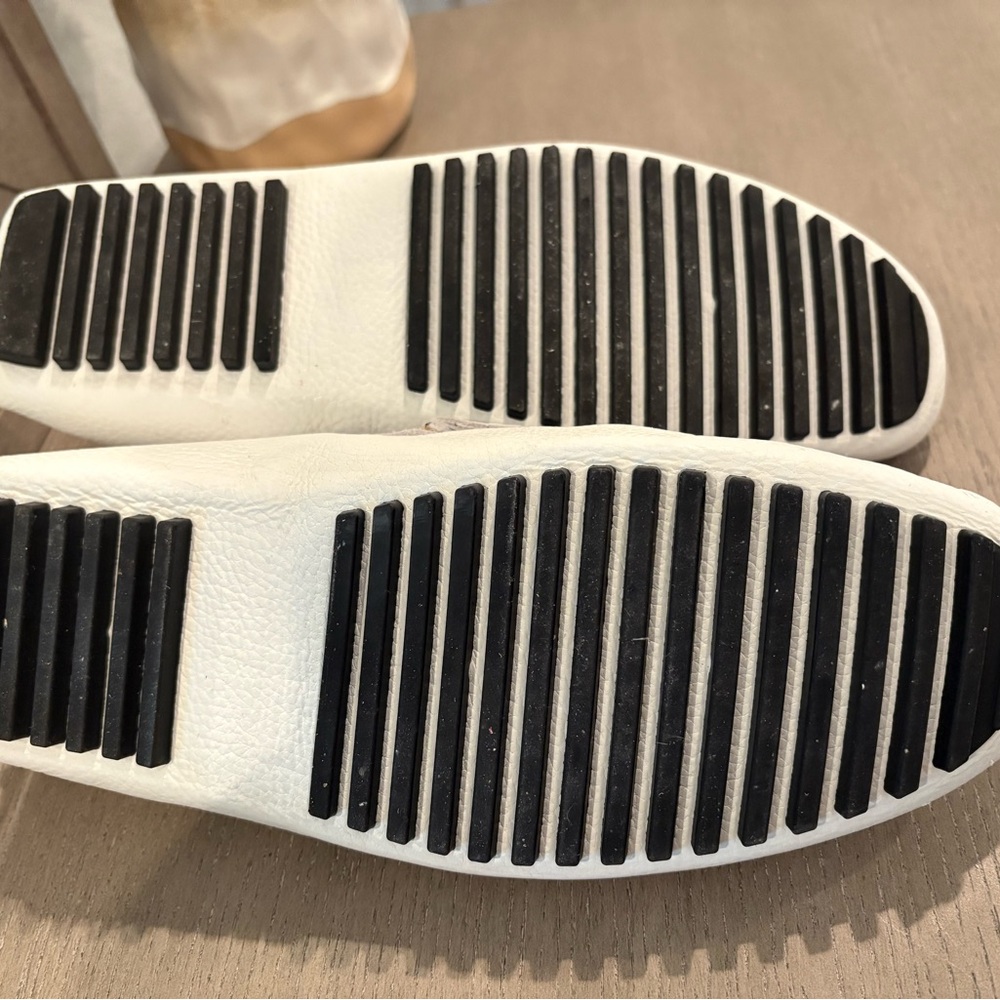 Men's Donald J. Pliner White and Black Slip-On Loafers; Size 10 - Picture 8 of 9